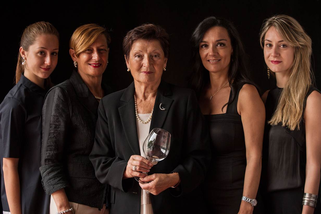 Tenuta Cocci Grifoni – Three female generations – ASIA IMPORT NEWS